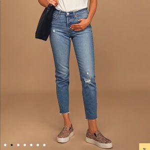 Levi’s Wedgie Icon Fit Medium Wash High-Rise